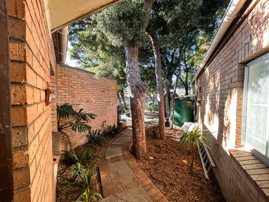 4 Bedroom Property for Sale in Table View Western Cape